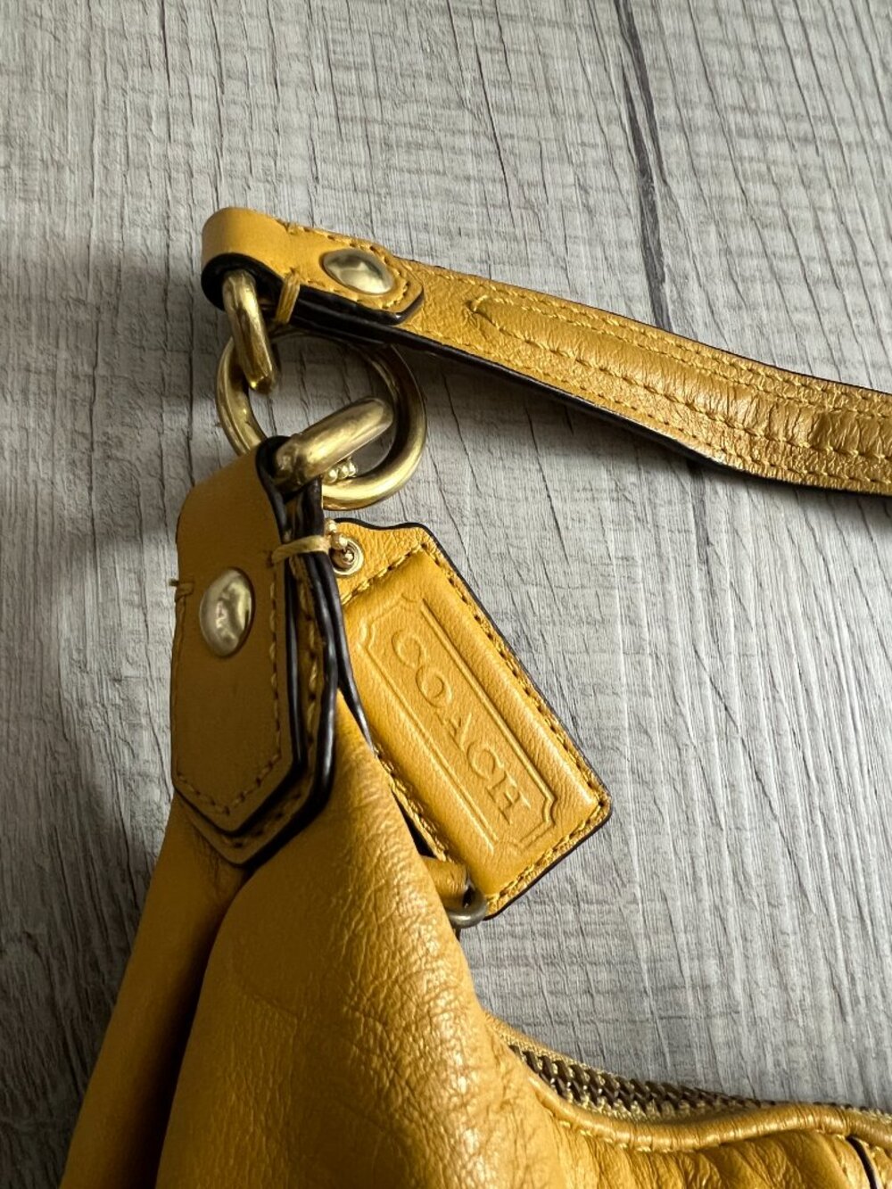 Coach Yellow Leather Ashley Hobo Y2K Retro Shoulder Bag Purse - Picture 6 of 11